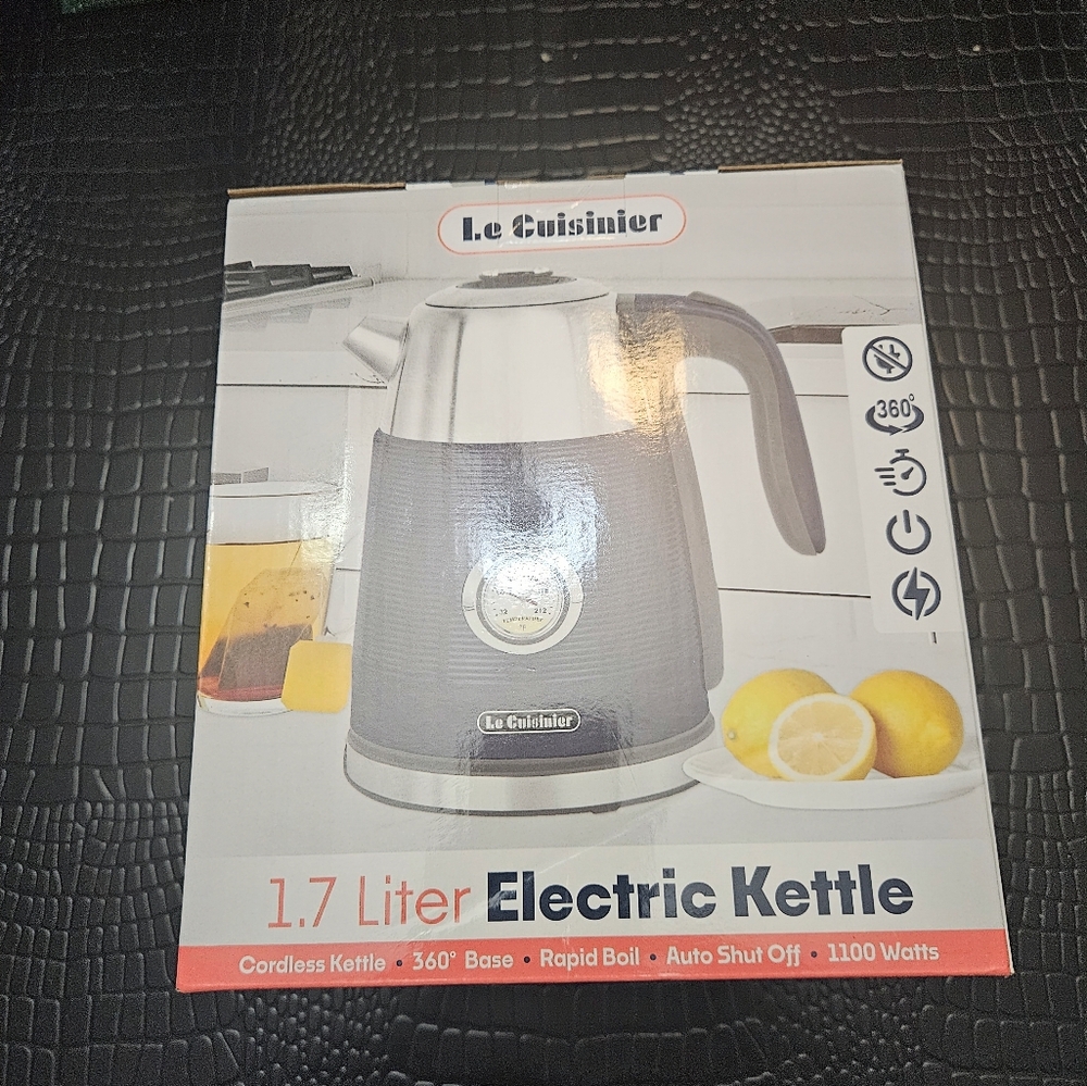 Le Cuisinier Electric Kettle - Silver and Black /Brand New